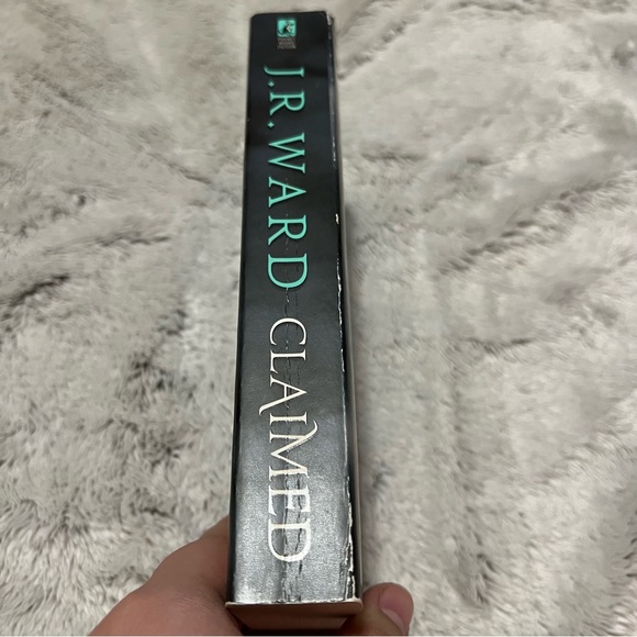 🌴Claimed by J.R. Ward Paperback Book - Picture 2 of 4